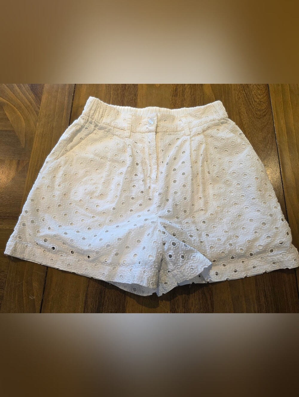 Halogen White Embroidered Eyelet Circle  Shorts Sz XS Lined Stretch Waist